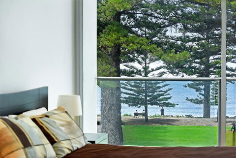 Breeze Beachfront Apartment - Grafton Accommodation 11