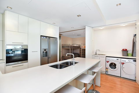 Breeze Beachfront Apartment - Grafton Accommodation 6