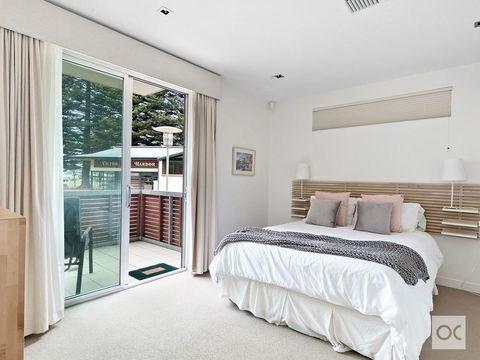 Breeze Beachfront Apartment - Grafton Accommodation 29