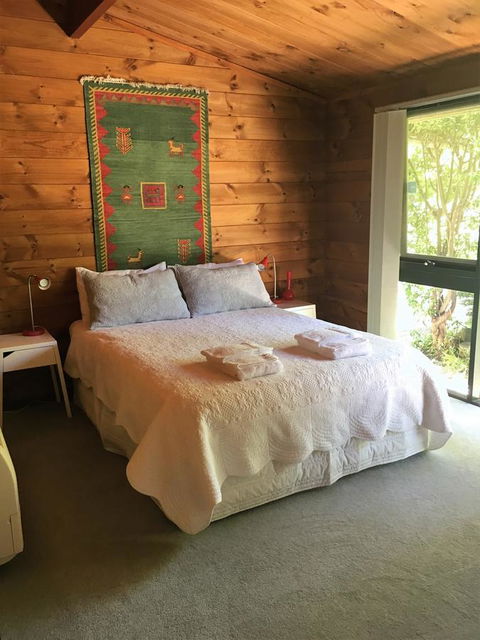 Hilltop - Grafton Accommodation 8