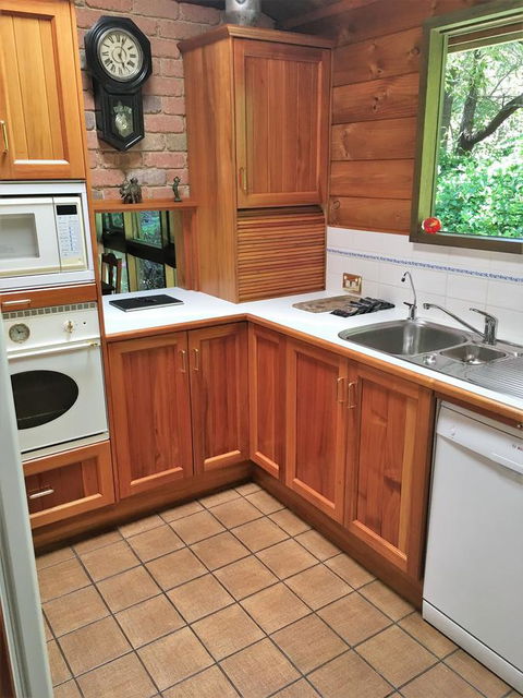 Hilltop - Grafton Accommodation 5