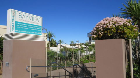 Bayview Beachfront Apartments, In Town Right On The Beach - Grafton Accommodation 16