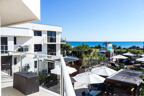 Bayview Beachfront Apartments, In Town Right On The Beach - Grafton Accommodation 15