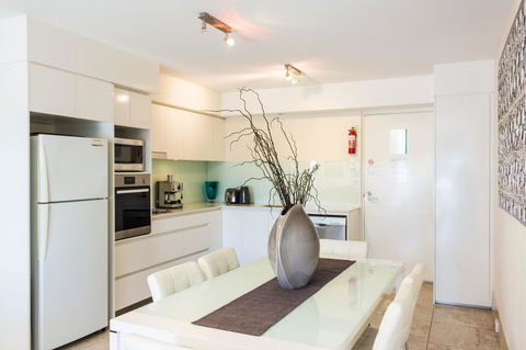 Bayview Beachfront Apartments, In Town Right On The Beach - Grafton Accommodation 42