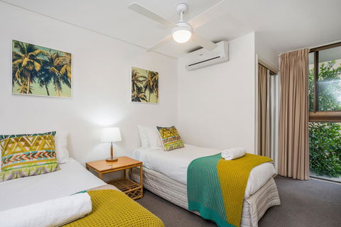 Bayview Beachfront Apartments, In Town Right On The Beach - Grafton Accommodation 34