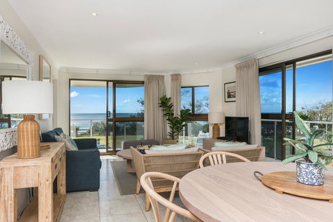 Bayview Beachfront Apartments, In Town Right On The Beach - Grafton Accommodation 30