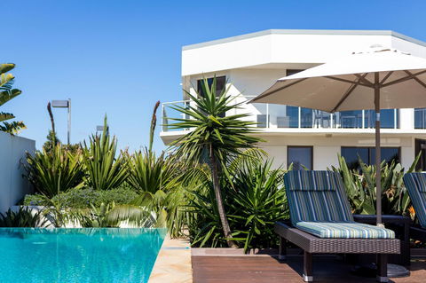 Bayview Beachfront Apartments, In Town Right On The Beach - Grafton Accommodation 17