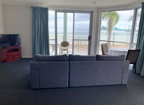 Hilton Beachfront Motel - Grafton Accommodation 7