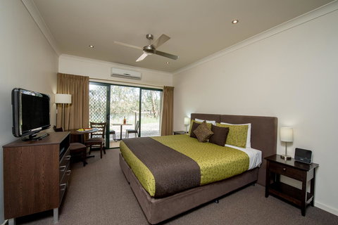 Clare Country Club - Grafton Accommodation 4