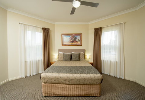 Clare Country Club - Grafton Accommodation 17