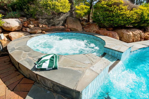 Clare Country Club - Grafton Accommodation 5