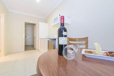 Clare Country Club - Grafton Accommodation 11