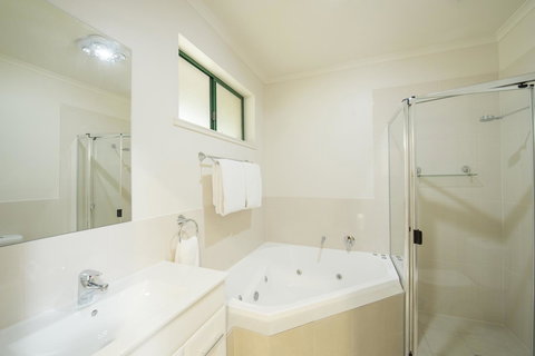 Clare Country Club - Grafton Accommodation 20