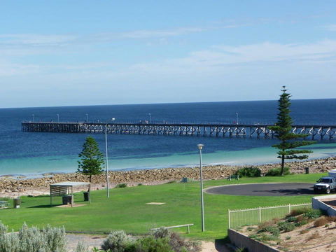 Relax On Par - Grafton Accommodation 2