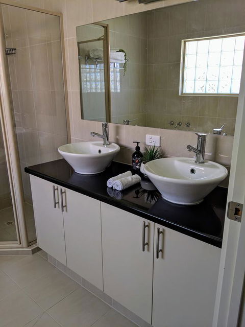 Ochre Point Beach House On Moana Seafront - Grafton Accommodation 10