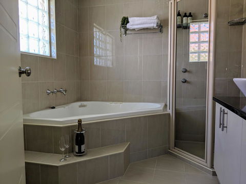 Ochre Point Beach House On Moana Seafront - Grafton Accommodation 9