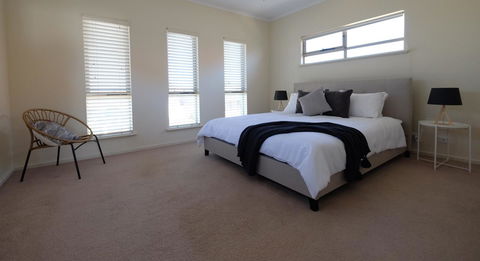 Ochre Point Beach House On Moana Seafront - Grafton Accommodation 8