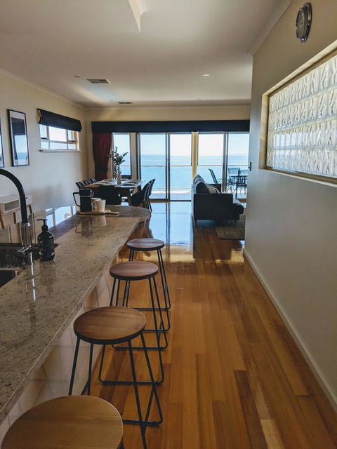 Ochre Point Beach House On Moana Seafront - Grafton Accommodation 4
