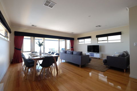Ochre Point Beach House On Moana Seafront - Grafton Accommodation 5