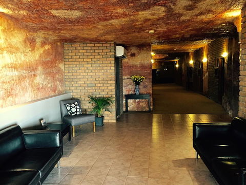 The Lookout Cave Underground Motel - Grafton Accommodation 18