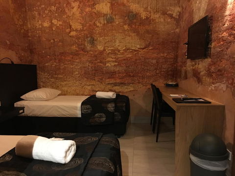 The Lookout Cave Underground Motel - Grafton Accommodation 12