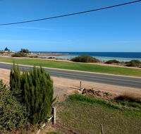 Seafront Shack - Grafton Accommodation