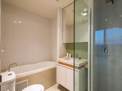 Glenelg Skyline Penthouse - Grafton Accommodation 21