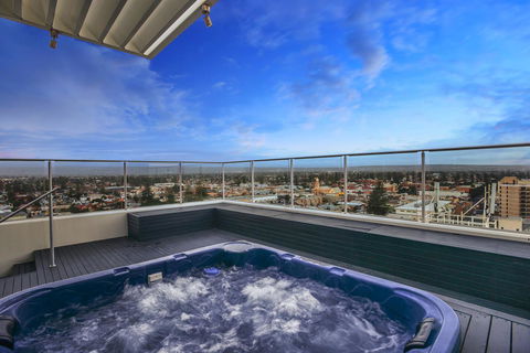 Glenelg Skyline Penthouse - Grafton Accommodation 0