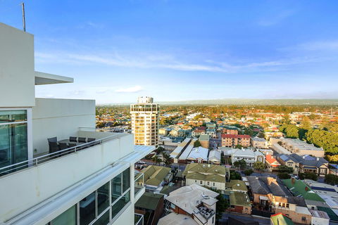 Glenelg Skyline Penthouse - Grafton Accommodation 17