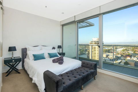Glenelg Skyline Penthouse - Grafton Accommodation 19