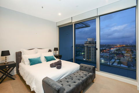 Glenelg Skyline Penthouse - Grafton Accommodation 33