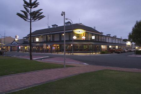 Grand Tasman Hotel - Grafton Accommodation 16
