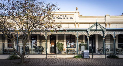 The Rising Sun Hotel - Grafton Accommodation 2