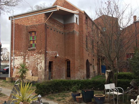 Original Hat Factory - Grafton Accommodation 5