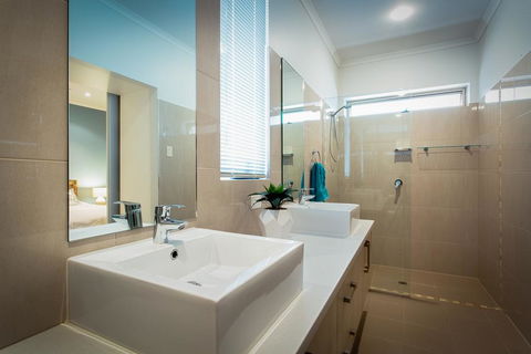 Seasalt - Grafton Accommodation 13