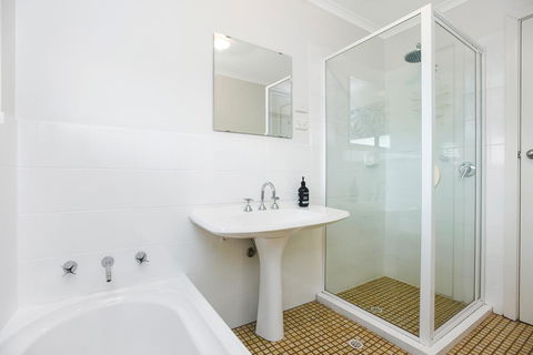 Red Door - Grafton Accommodation 6