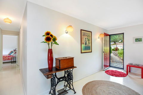 Red Door - Grafton Accommodation 4
