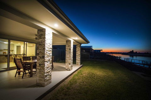 Brock's Base - Grafton Accommodation 0