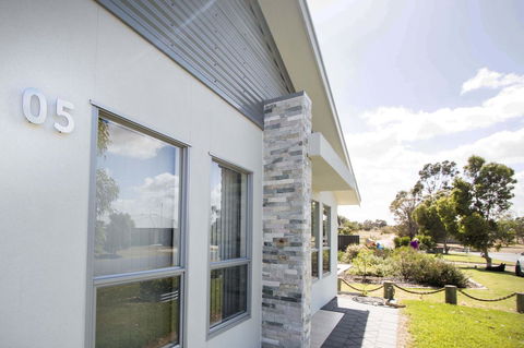 Brock's Base - Grafton Accommodation 6