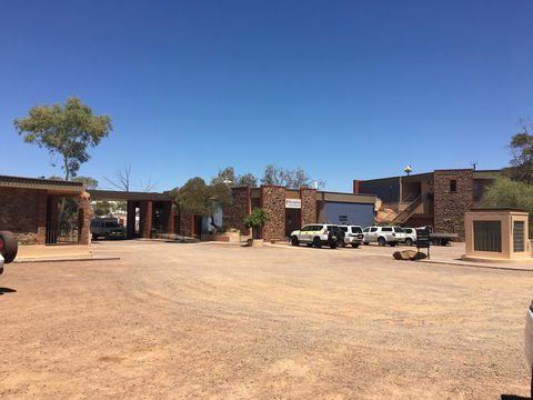Desert Cave Hotel - Grafton Accommodation 36