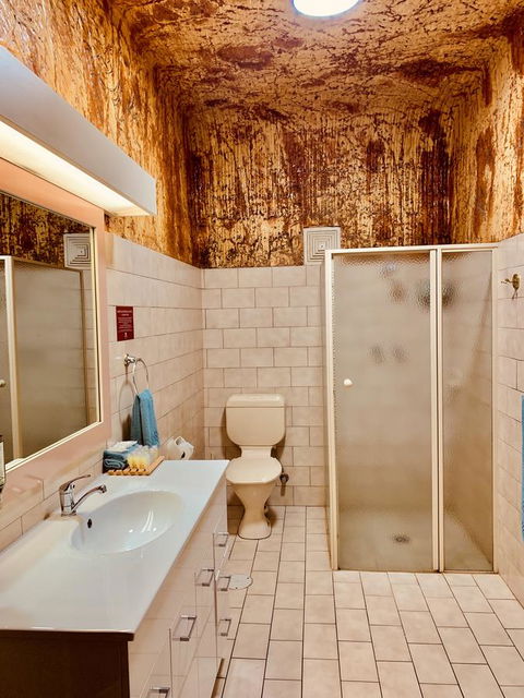 Desert Cave Hotel - Grafton Accommodation 6