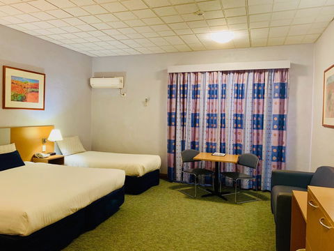 Desert Cave Hotel - Grafton Accommodation 26