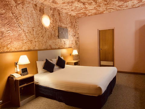 Desert Cave Hotel - Grafton Accommodation 4