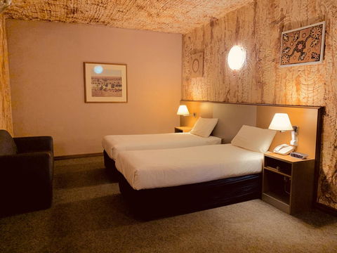 Desert Cave Hotel - Grafton Accommodation 7