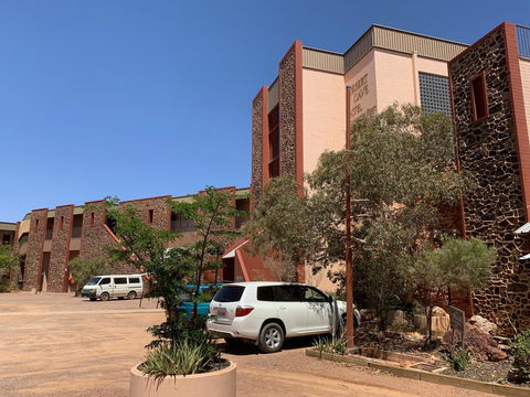 Desert Cave Hotel - Grafton Accommodation 30