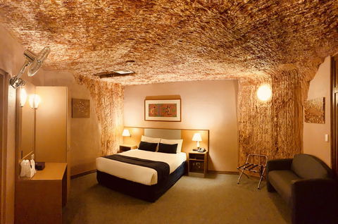 Desert Cave Hotel - Grafton Accommodation 11