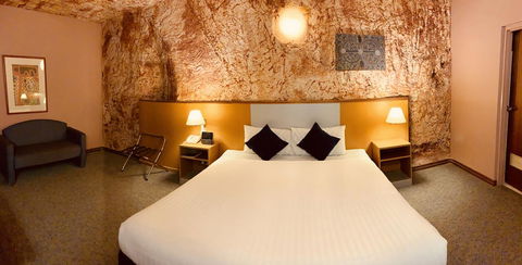 Desert Cave Hotel - Grafton Accommodation 2