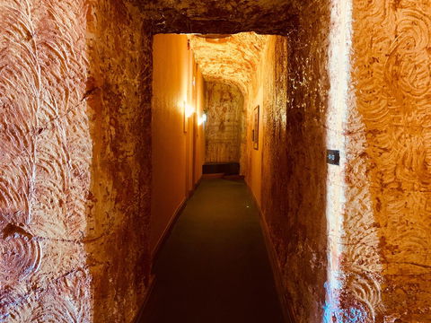 Desert Cave Hotel - Grafton Accommodation 27