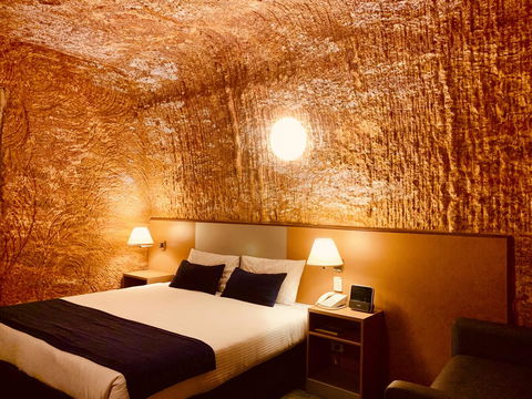 Desert Cave Hotel - Grafton Accommodation 13