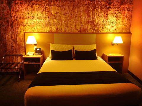Desert Cave Hotel - Grafton Accommodation 38